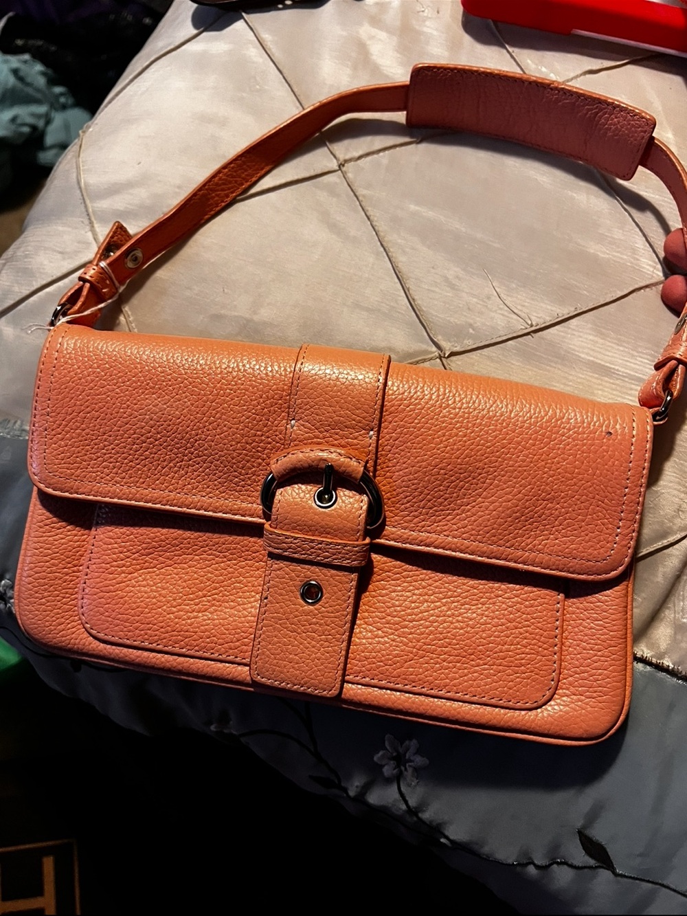 Women's Leather Shoulder Bag in Coral Tan